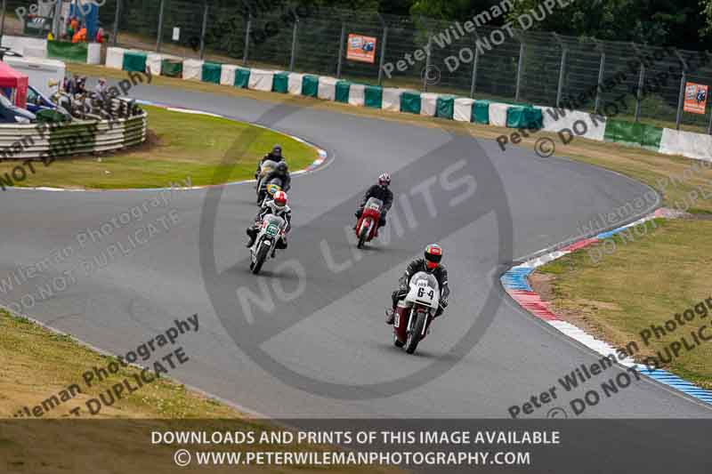 Vintage motorcycle club;eventdigitalimages;mallory park;mallory park trackday photographs;no limits trackdays;peter wileman photography;trackday digital images;trackday photos;vmcc festival 1000 bikes photographs